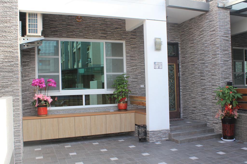 Smile House Bed & Breakfast Taitung Екстериор снимка