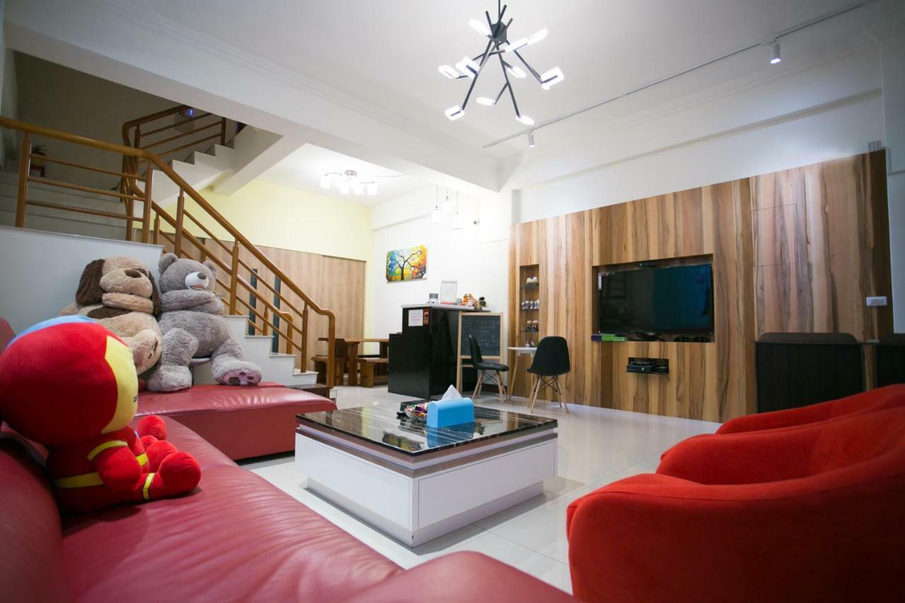 Smile House Bed & Breakfast Taitung Екстериор снимка